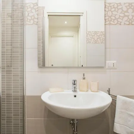 Apartman Plum Guide - Hot Off The Press *