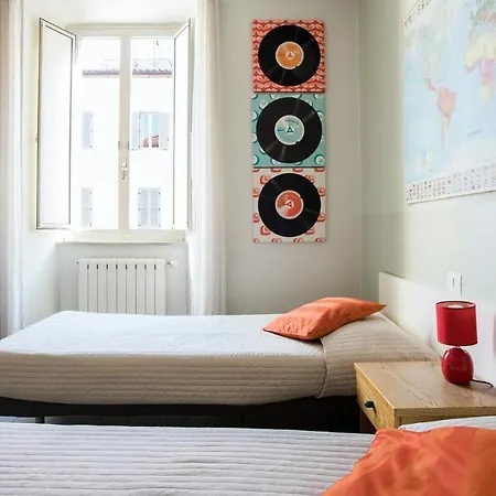 Apartman Plum Guide - Hot Off The Press *